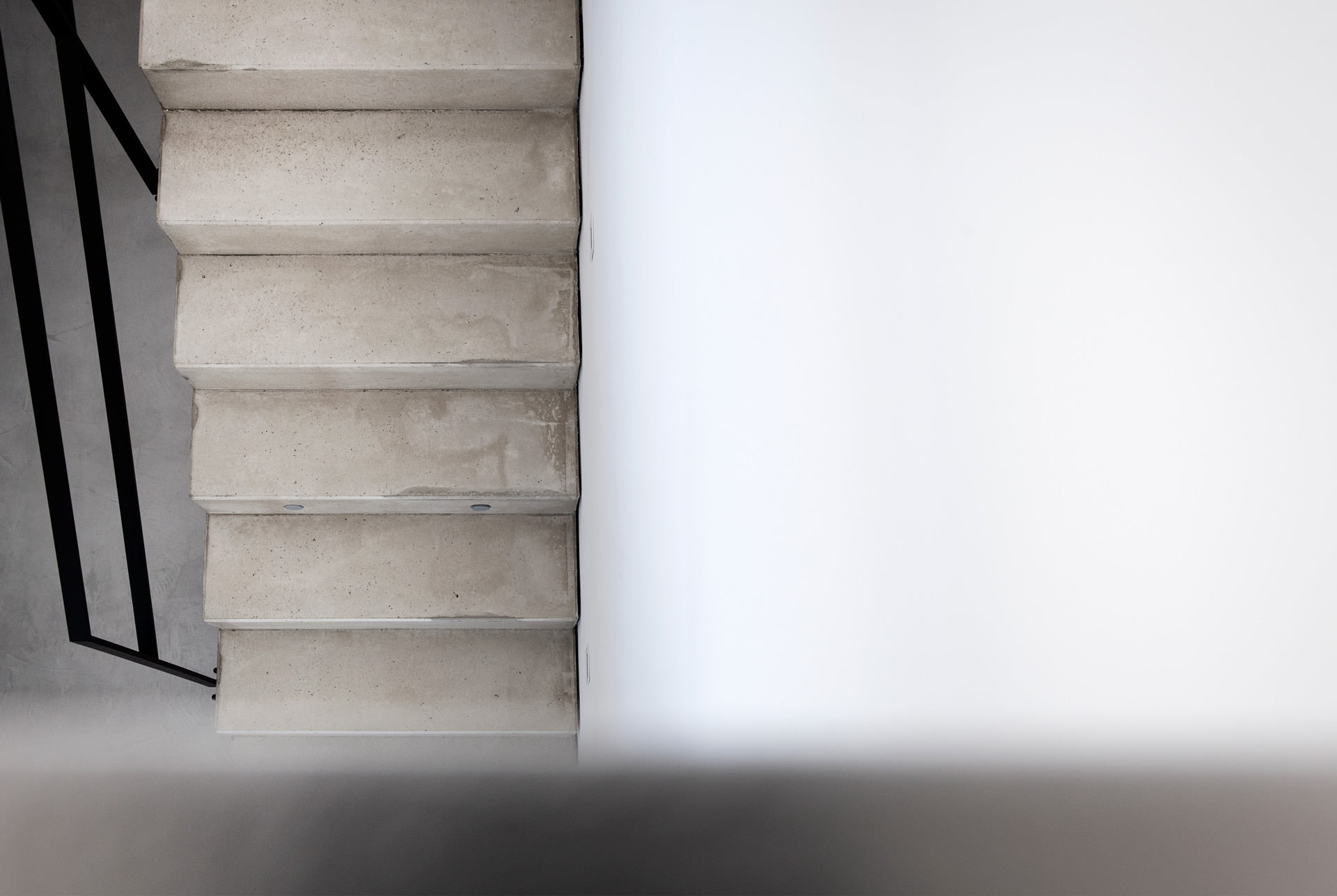 design-treppe-sichtbeton–raumkonzept-Luxemburg